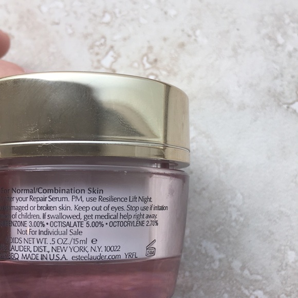 Estee Lauder Resilience Lift Face and Neck Creme - Picture 3 of 3